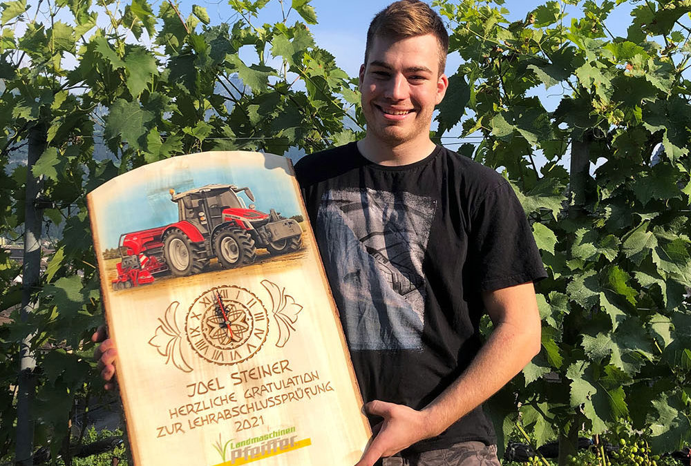 Herzliche Gratulation an Joel Steiner zur erfolgreich bestandenen Berufsprüfung!