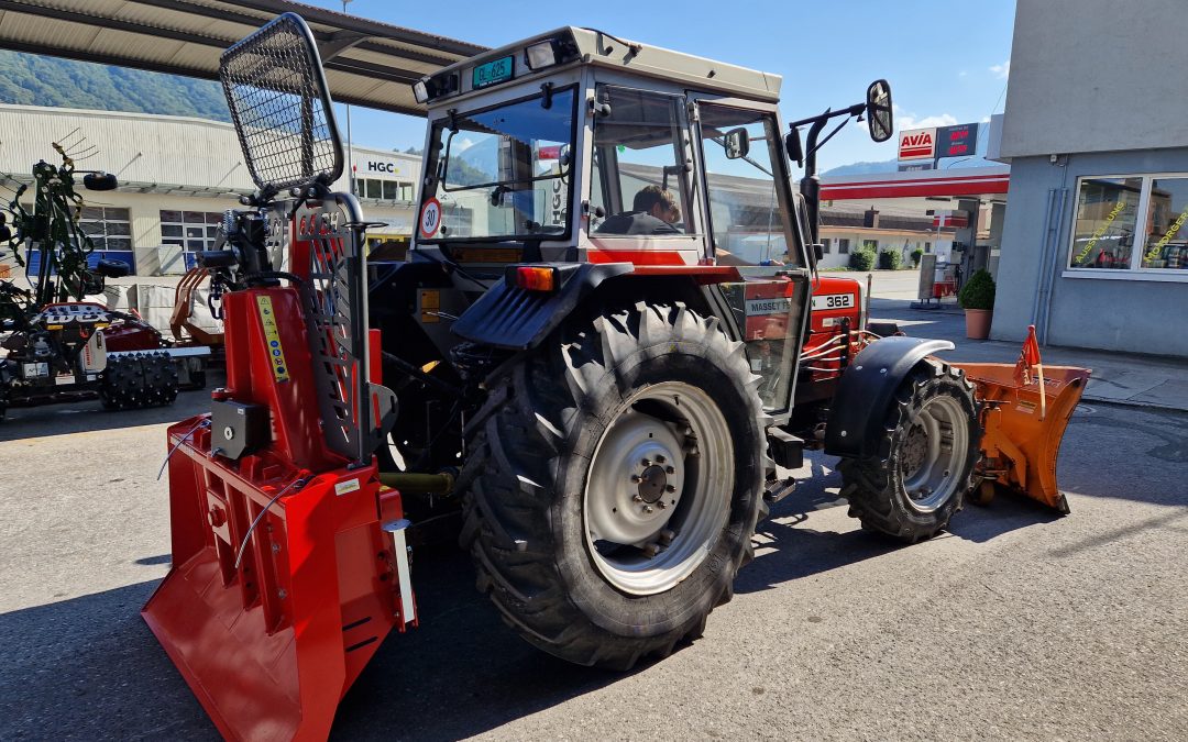 Massey Ferguson 362 Occasion mit neuer Krpan Forstseilwinde an Zinggen Immobilien.