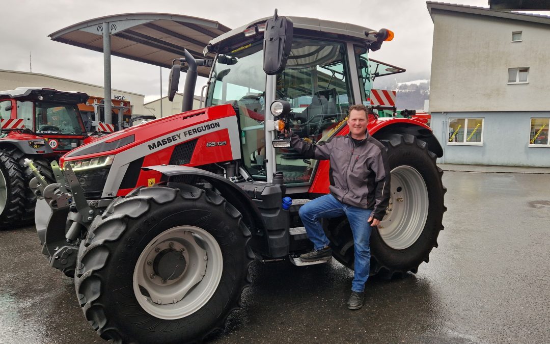 Massey Ferguson 5S.135 an Stefan Landolt